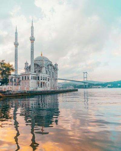 Büyük Mecidiye Cami ( Ortaköy Camisi)